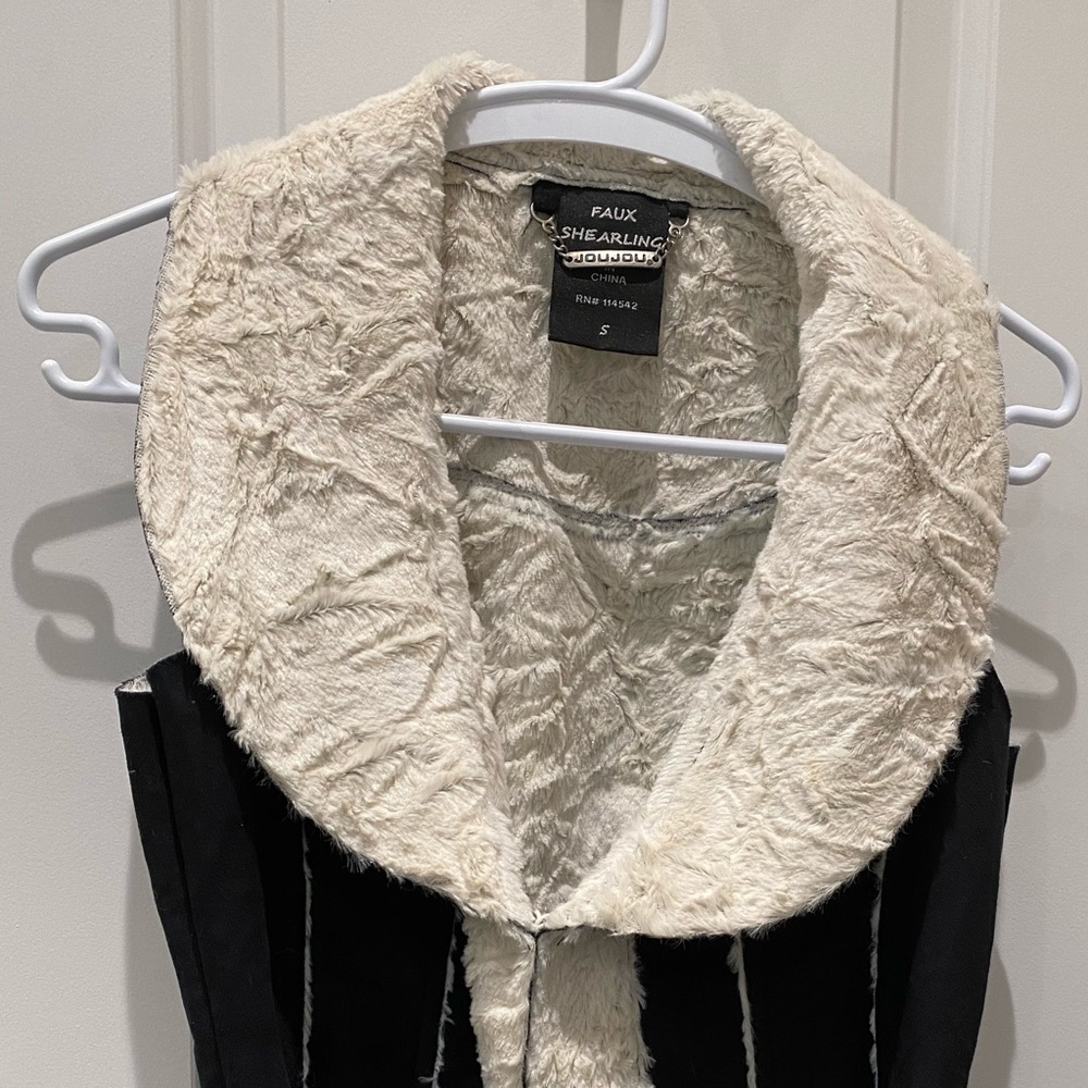 Black Sheering Vest size Small Jou Jou